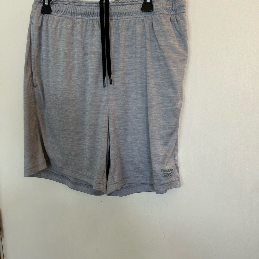 Reebok men's XL gray pull on drawstring athletic shorts